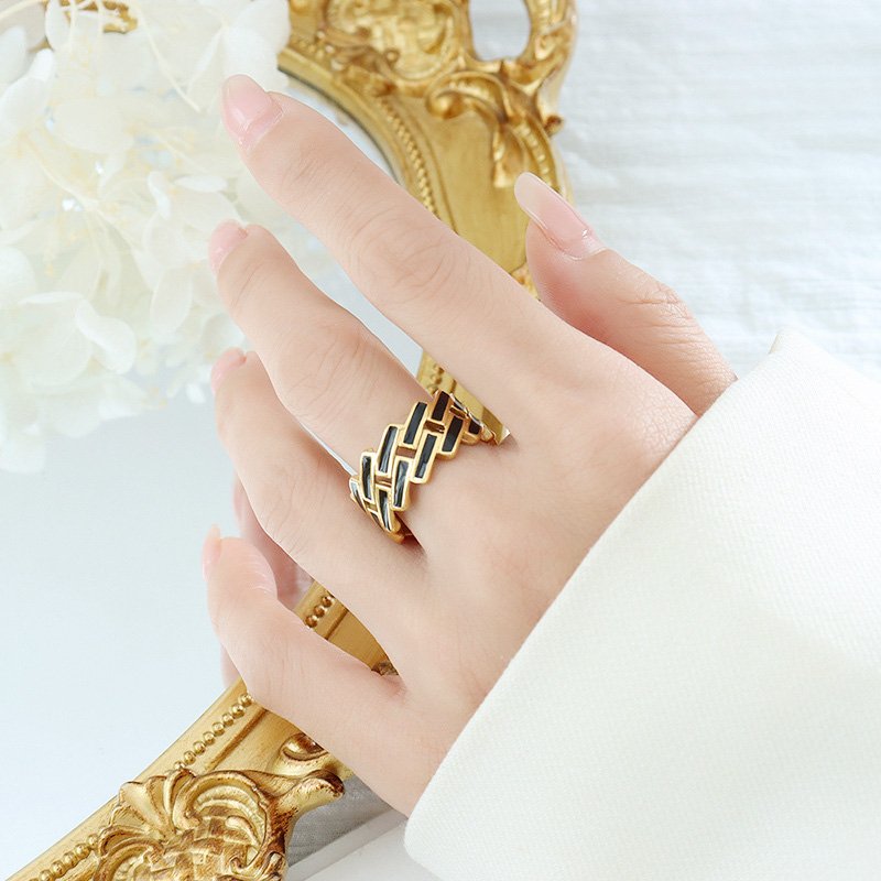 Gold Plated Stainless Steel Ring Enamel Jewelry Black and White Chain Ring - Image 3