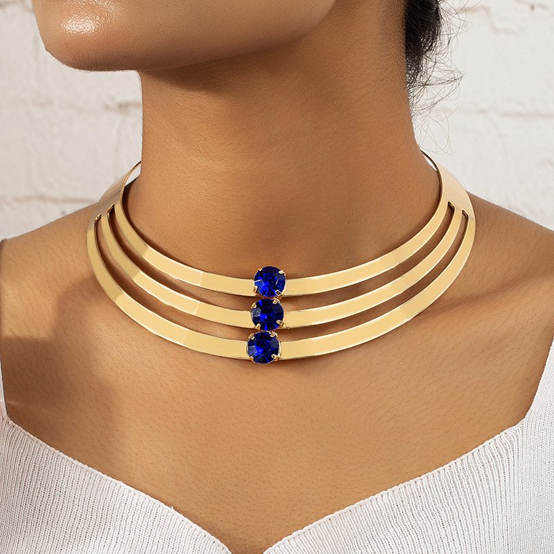 Venusacc Rhinestone Heart Decor Hollow Out Choker - Image 3