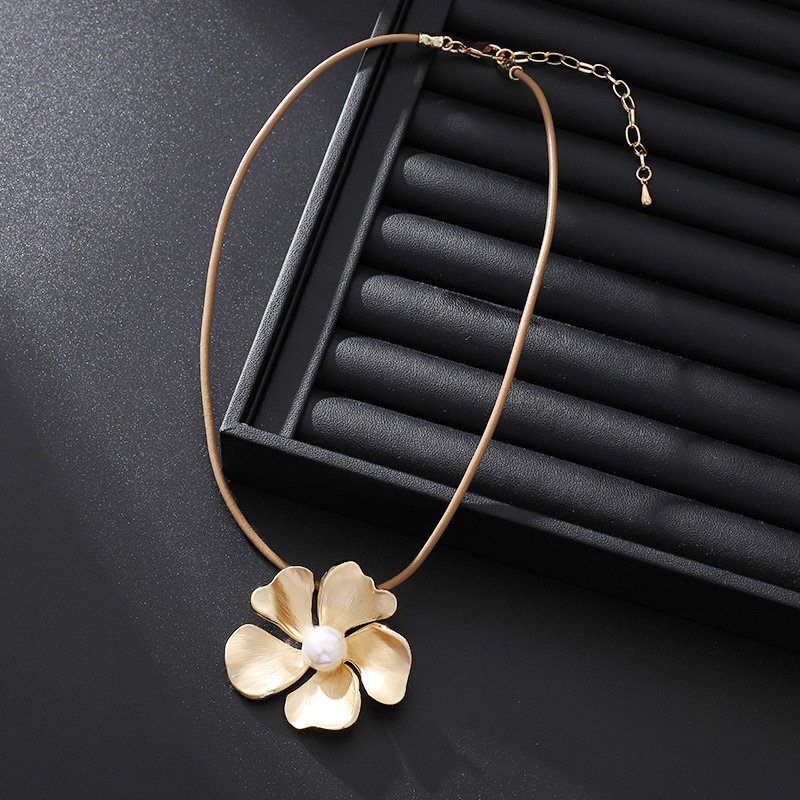 Venusacc Flower Peal Necklace Pendant - Image 3
